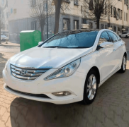 现代索纳塔 2011款 2.0L 自动版