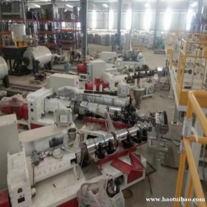 同质透心塑胶地板生产线设备制造