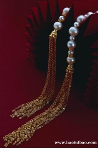 38女神节礼物首选环佩玎当，珠宝让爱情更甜蜜