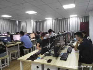 2023年重庆预算员工作前景如何？