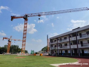 塔式起重机司机在学习