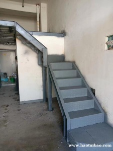 北京市昌平区天通苑钢结构楼梯阁楼护栏制作