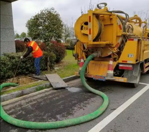 昆明化粪池清理，污水池清理，隔油池清理，环卫抽粪，抽淤泥